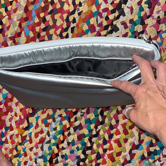 CARAA x ATHLETA Quilted SILVER Techie Tablet Device Travel Zip Pouch Case Clutch - Picture 5 of 7